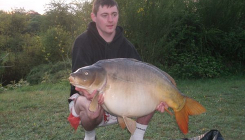 A 39 lb 4 oz carp from Villefond, Apr 2011