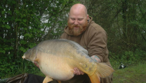 A 44 lb 7 oz carp from Villefond, Apr 2013