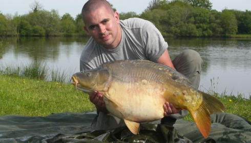 A 33 lb carp from Villefond, May 2009