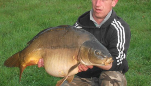 A 28 lb carp from Villefond, Apr 2011