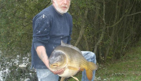 A 42 lb 12 oz carp from Villefond, May 2009