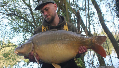 A 32 lb carp from Villefond, Apr 2019