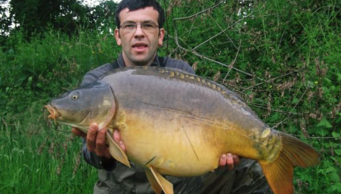 A 36 lb carp from Villefond, May 2010