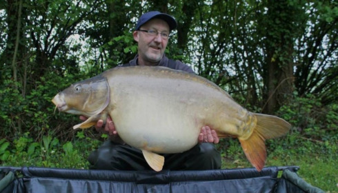 A 40 lb 4 oz carp from Villefond, May 2015