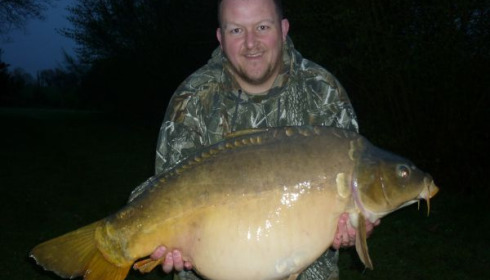 A 41 lb 8 oz carp from Villefond, Mar 2011