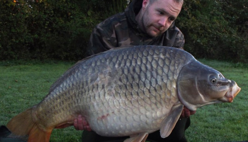 A 41 lb 8 oz carp from Villefond, Mark Lambert with the scared common, Nov 2014