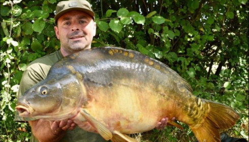 A 43 lb 8 oz carp from Villefond, Sep 2018