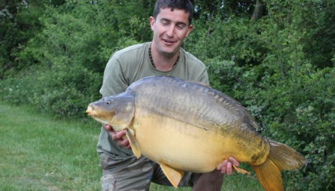 A 44 lb 8 oz carp from Villefond, Apr 2011
