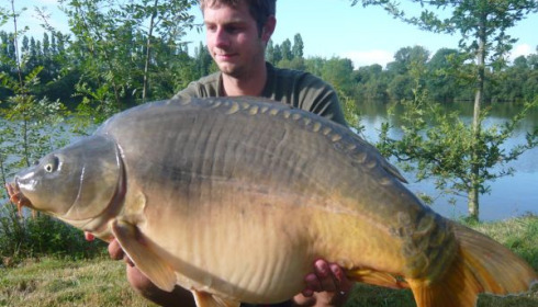 A 30 lb 5 oz carp from Villefond, Jul 2010