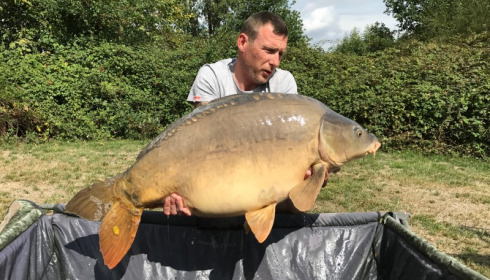A 44 lb carp from Villefond, Sep 2017