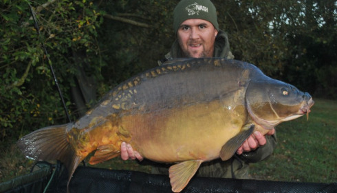 A 43 lb 8 oz carp from Villefond, Oct 2014