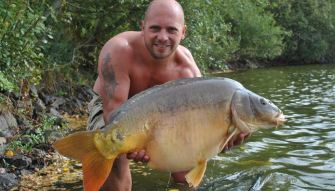 A 38 lb 7 oz carp from Villefond, Oct 2011