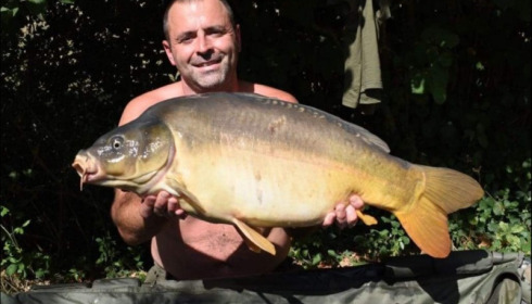 A 25 lb 12 oz carp from Villefond, Sep 2018