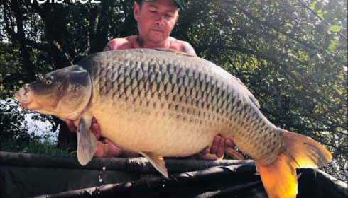 A 43 lb 4 oz carp from Villefond, Sep 2019