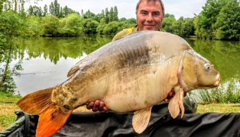 A 38 lb carp from Villefond, Son of max spawned out, Jul 2017