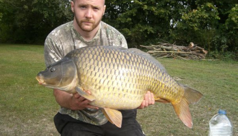 A 28 lb 2 oz carp from Villefond, Aug 2011
