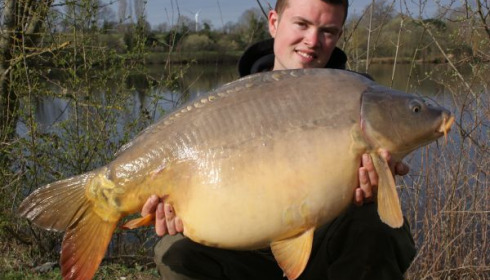 A 34 lb 10 oz carp from Villefond, Mar 2011