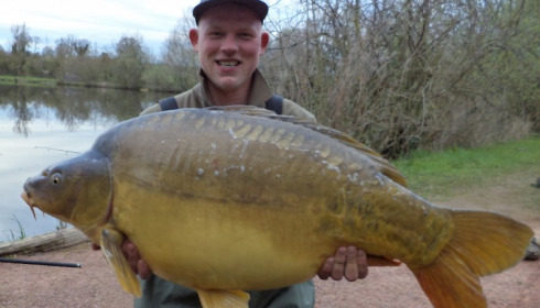 A 43 lb 7 oz carp from Villefond, Apr 2013