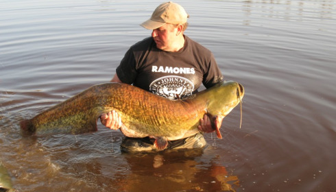 A 67 lb 12 oz catfish from Villefond, Dan the catfish, Mar 2012