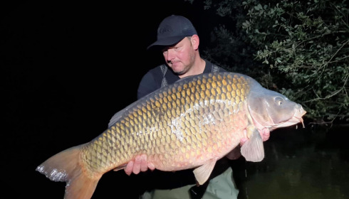 A 33 lb 14 oz carp from Villefond, Sep 2022