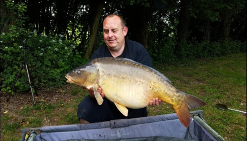 A 41 lb 4 oz carp from Villefond, Jun 2018