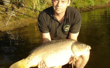 A 21 lb carp from Villefond, Aug 2011