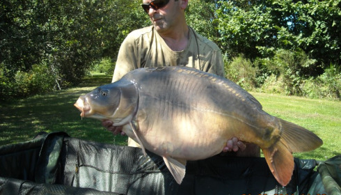 A 37 lb 6 oz carp from Villefond, Sep 2014