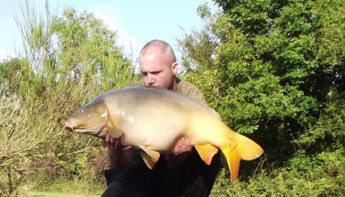 A 37 lb carp from Villefond, Oct 2012