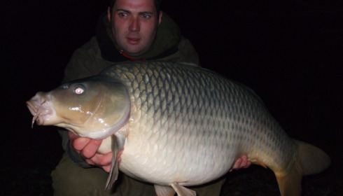 A 30 lb 2 oz carp from Villefond, gavin rose, Jan 2012