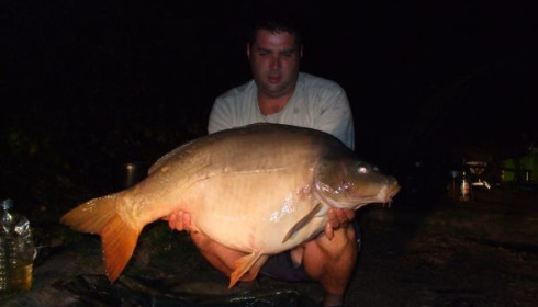 A 42 lb 12 oz carp from Villefond, Aug 2011