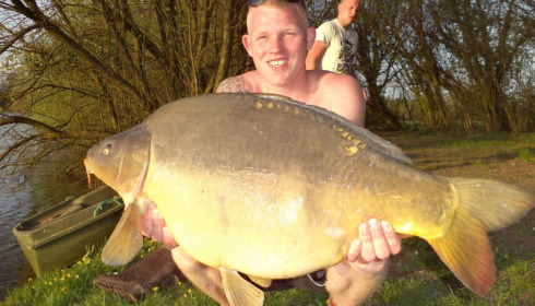 A 32 lb carp from Villefond, Apr 2013