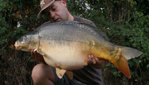 A 37 lb 6 oz carp from Villefond, Sep 2010