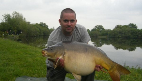A 34 lb carp from Villefond, May 2009