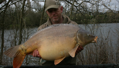 A 42 lb 4 oz carp from Villefond, Apr 2015