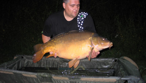 A 43 lb 8 oz carp from Villefond, Sep 2014