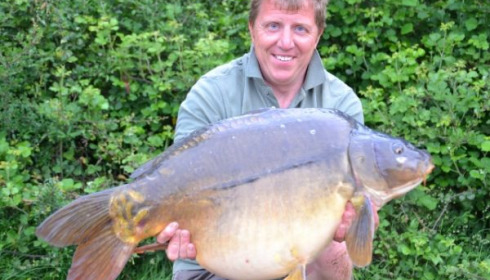 A 36 lb carp from Villefond, May 2011