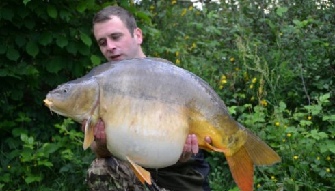 A 39 lb 4 oz carp from Villefond, May 2011