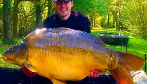 A 61 lb 10 oz carp from Villefond, Arnold the fish, Apr 2017