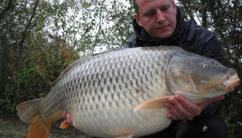 A 30 lb 9 oz carp from Villefond, Oct 2010