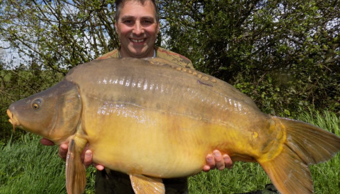 A 41 lb 3 oz carp from Villefond, May 2016