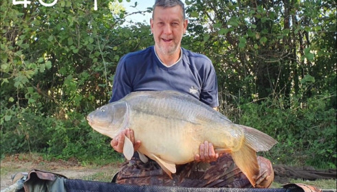 A 40 lb 9 oz carp from Villefond, Marks mate the fish , Sep 2019