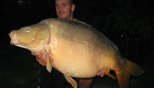 A 46 lb 7 oz carp from Villefond, Sep 2013