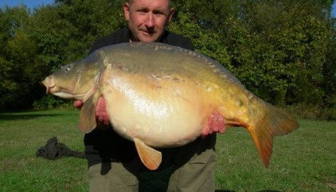 A 35 lb 12 oz carp from Villefond, Sep 2009