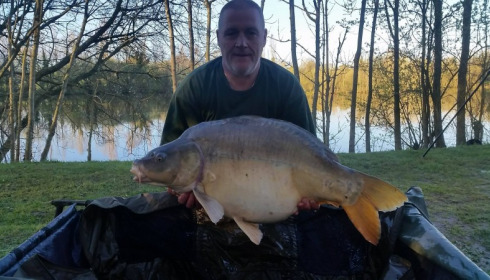 A 39 lb carp from Villefond, Apr 2016