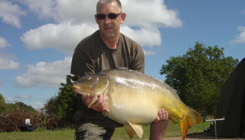 A 38 lb 5 oz carp from Villefond, Sep 2011