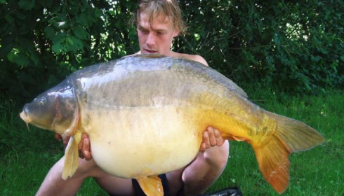 A 40 lb 7 oz carp from Villefond, May 2010
