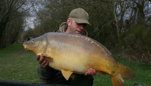 A 39 lb 10 oz carp from Villefond, Apr 2015
