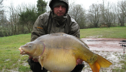 A 43 lb 12 oz carp from Villefond, Apr 2013