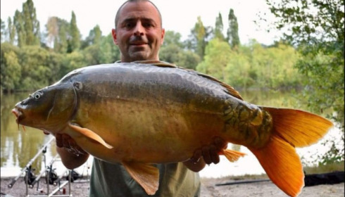 A 30 lb 1 oz carp from Villefond, Sep 2018