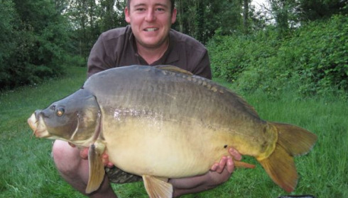 A 33 lb 3 oz carp from Villefond, Apr 2011